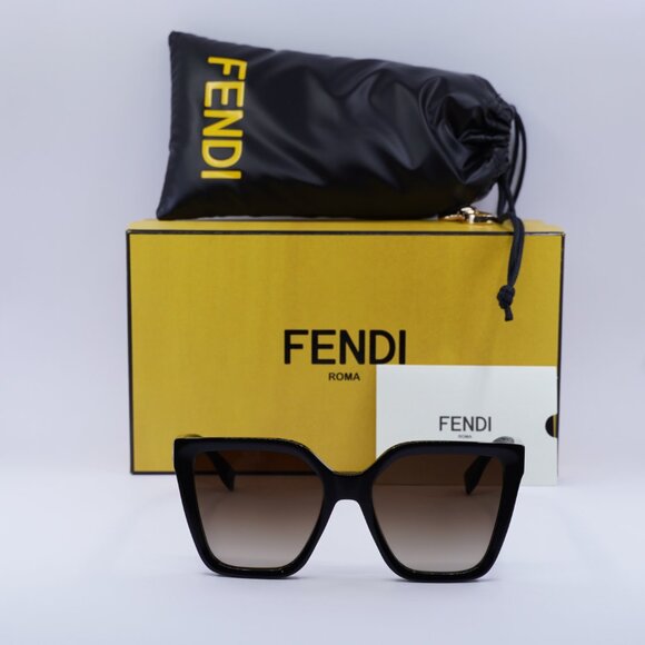 Fendi FE40086I 01F Square Sunglasses - Black/Brown Gradient - Picture 4 of 10